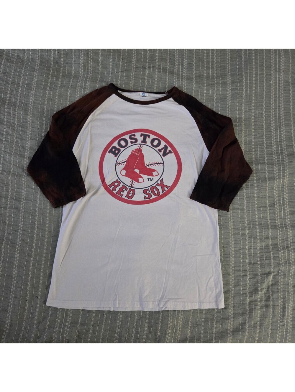 Boston Red Sox white raglan T shirt with brown sleeve size L
